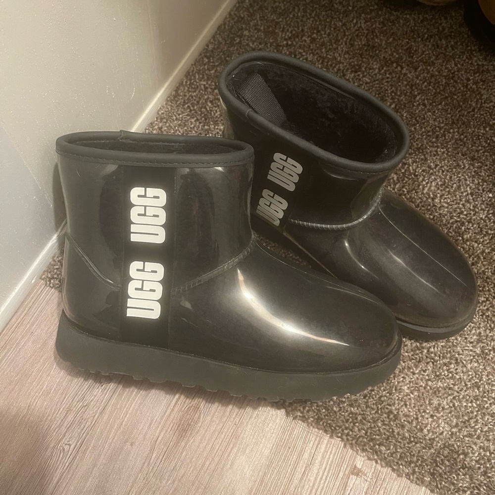 Brand new UGG classic clear boots! Size 7! - Picture 1 of 3